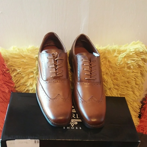 VERY ADORABLE  DARBY MEN SHOE NWOT - Picture 1 of 6